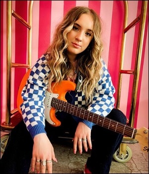 Aria Alise Christian Music Artist Profile