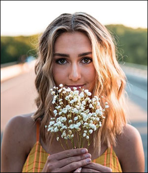 Ashlyn Levoy Christian Music Artist Profile