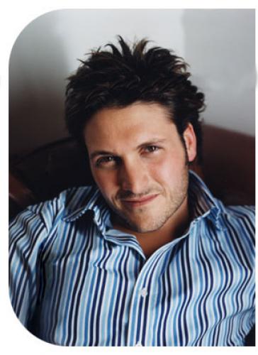 <i>This Is Who I Am</i> Photoshoot (2002)<br />
Credit: <a href="http://www.christianmusiclighthouse.com" target="_blank">ChristianMusicLighthouse.com</a>